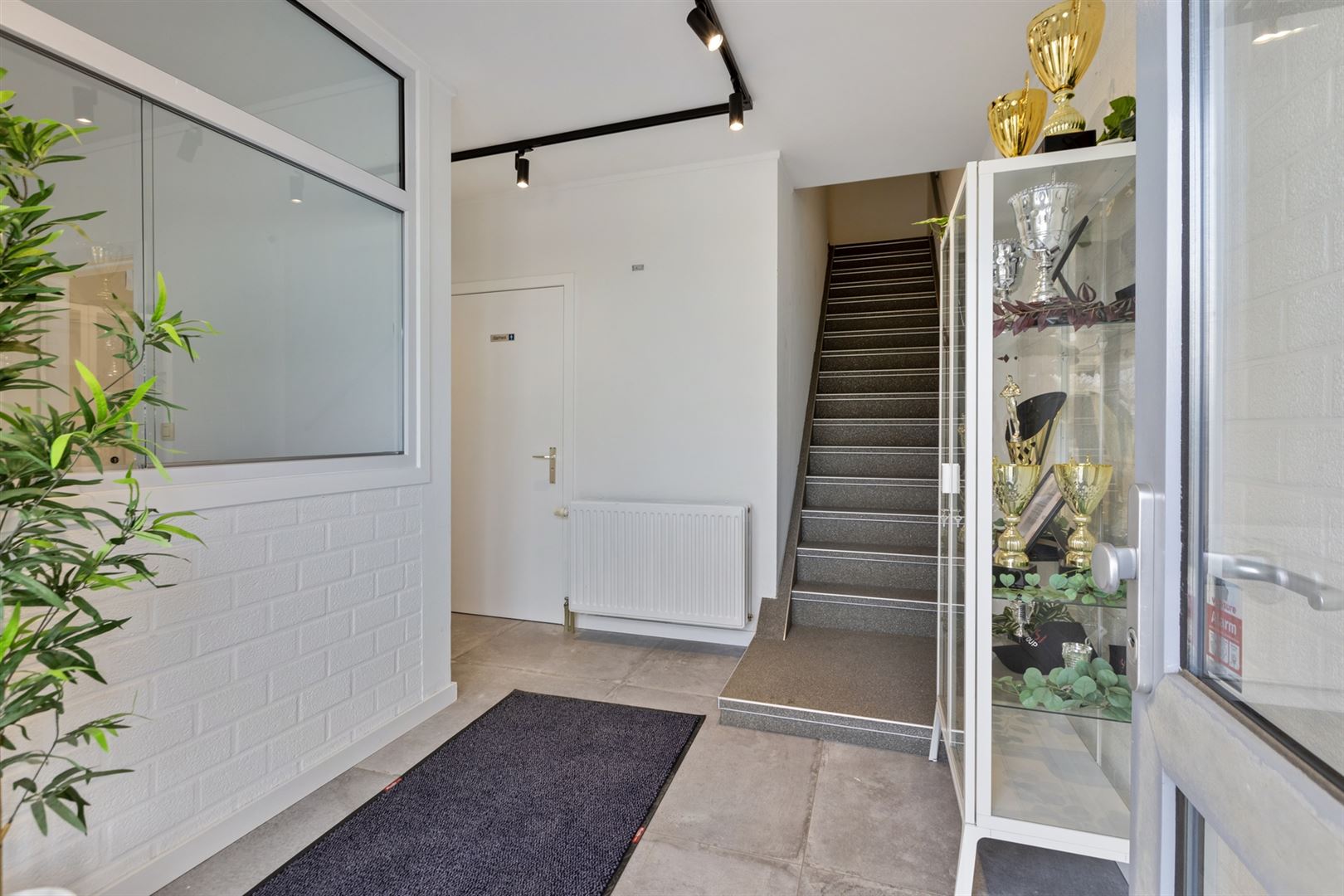 TE HUUR: Bedrijfsgebouw met kantoren te Houthalen! - foto 5