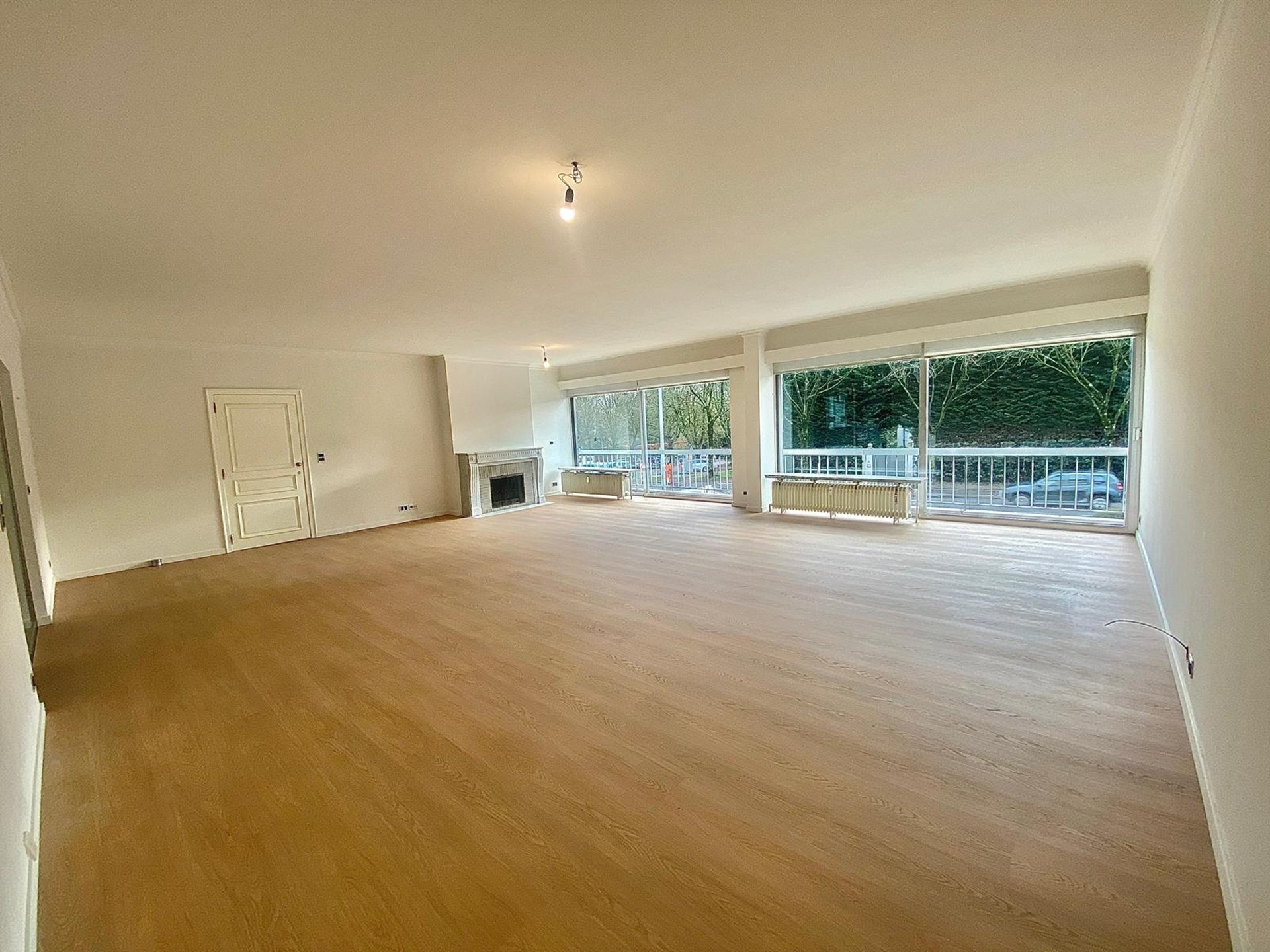 Zeer ruim appartement met drie slaapkamers en garage  - foto 2