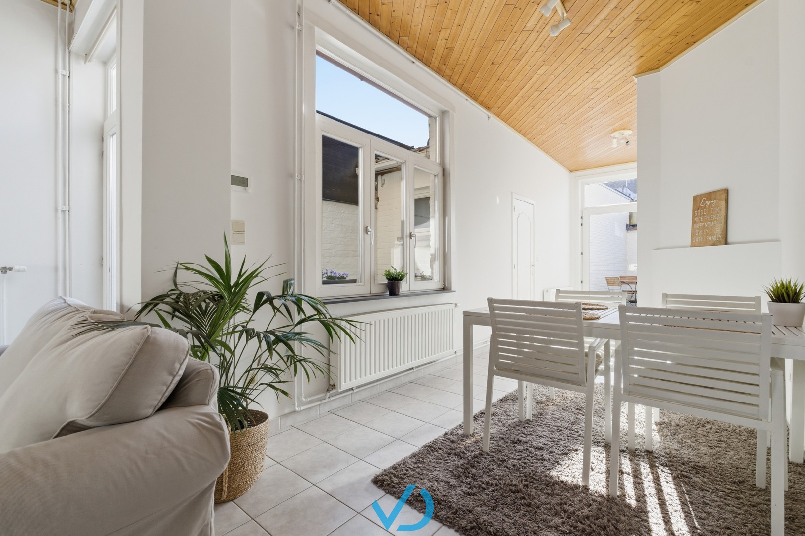 Instapklare stadswoning met 4 slaapkamers en zonnige koer te koop in centrum Ieper! - foto 5