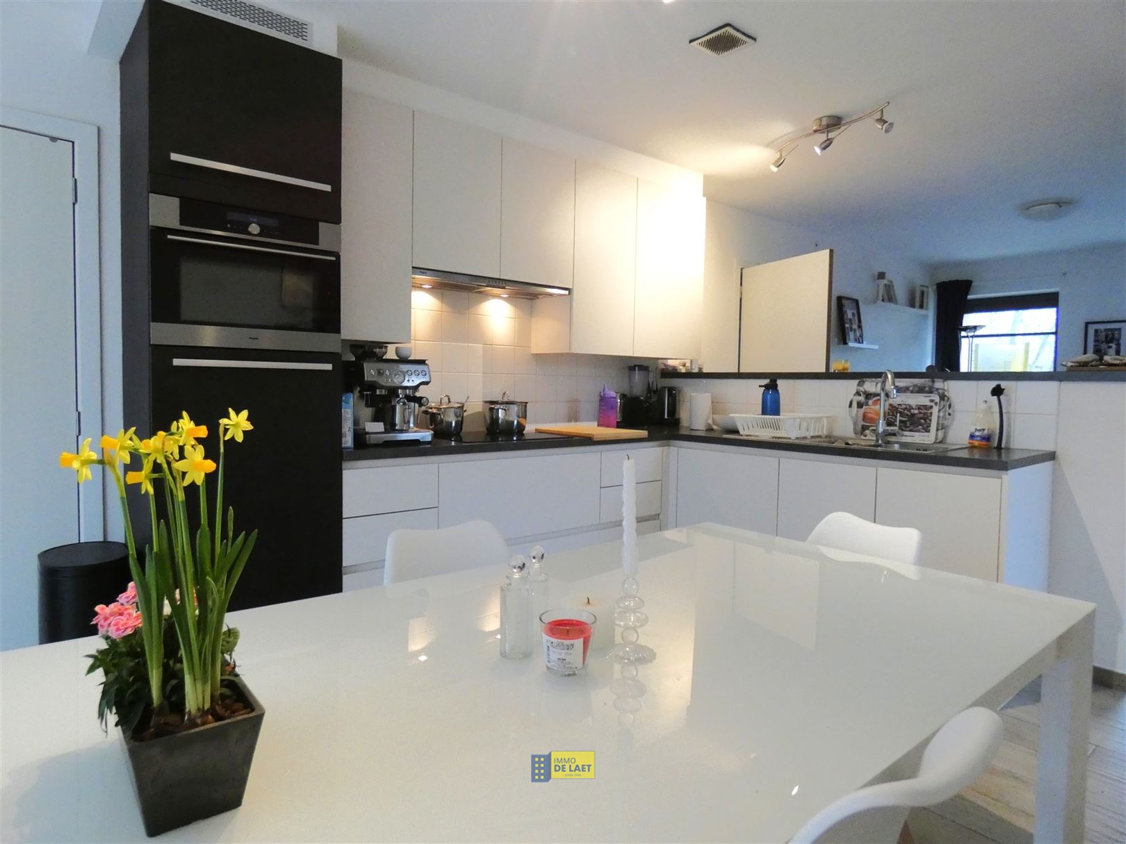 Appartement met twee slaapkamers en terras - foto 4