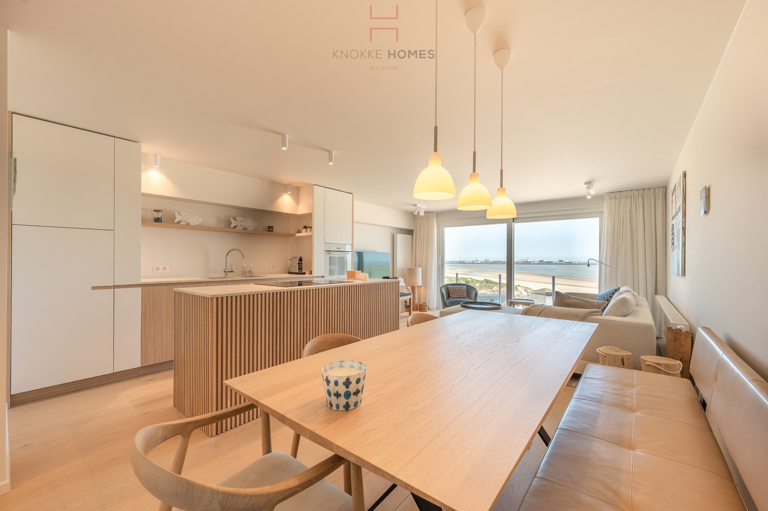 Prachtig gerenoveerd appartement met frontaal zeezicht in Duinbergen - photo 5