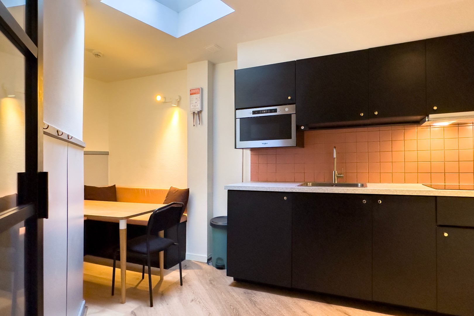 Instapklare woning met 4 slaapkamers op goede ligging nabij centrum Gent en de Bourgoyen. - foto 4