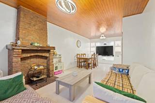 Te koop: gesloten gezinswoning in de Selliersstraat, Zaventem, op wandelafstand van het treinstation en omgeven door groen.Deze charmante woning,...