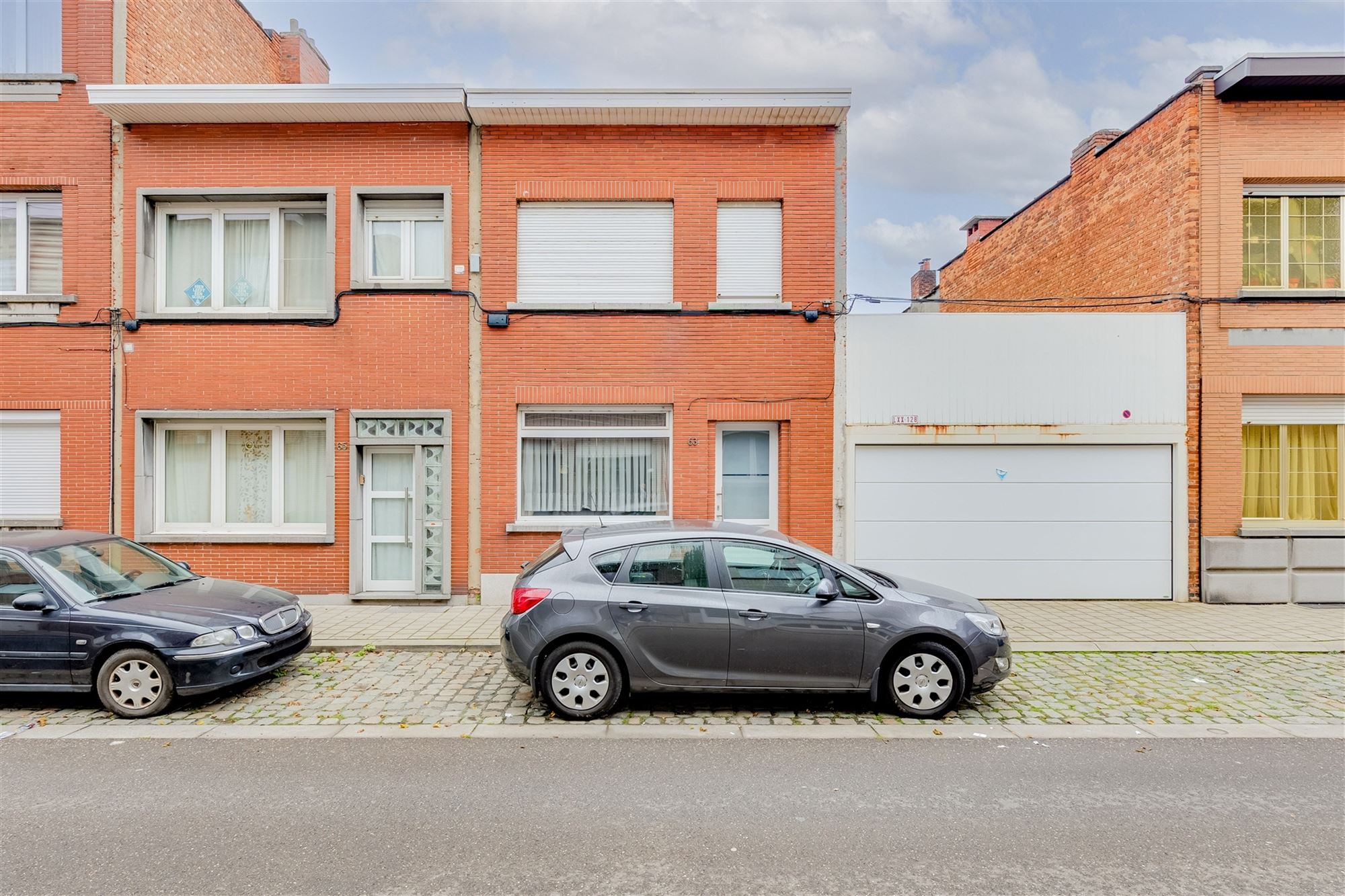 Te renoveren woning met tuin in Merksem - foto 2