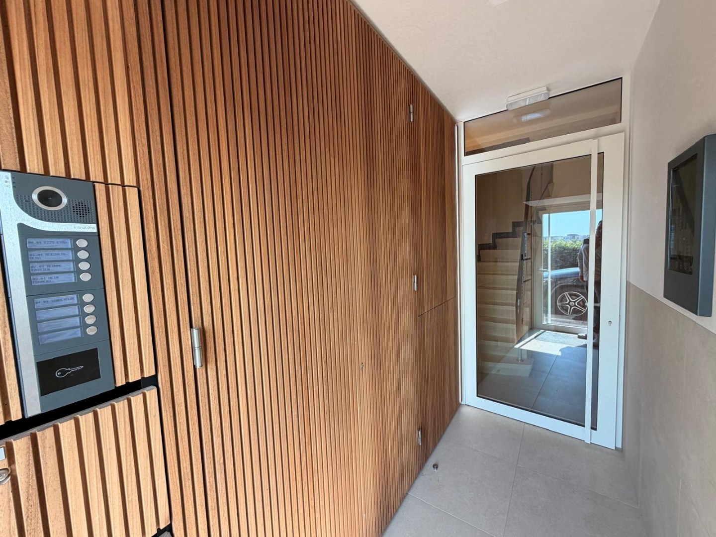 Instapklaar gelijkvloers appartement met zonnige ligging en vrij uitzicht op de duinen. - foto 5