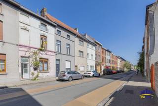 Rijwoning met veel potentieel in rustige straat te Gent – 4 slaapkamersIn een rustige en aangename straat in Gent bevindt zich deze ruime rijwoning...