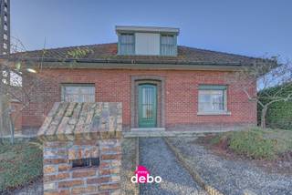 In een rustige straat te Ingelmunster ligt deze alleenstaande woning op een mooi, ruim perceel. Het is de ideale plek voor wie graag een...