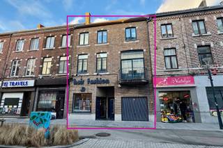 Dit groot handelspand met knappe bovenliggende woning is gelegen in het hartje van Sint-Truiden, op wandelafstand van de Grote Markt en het...