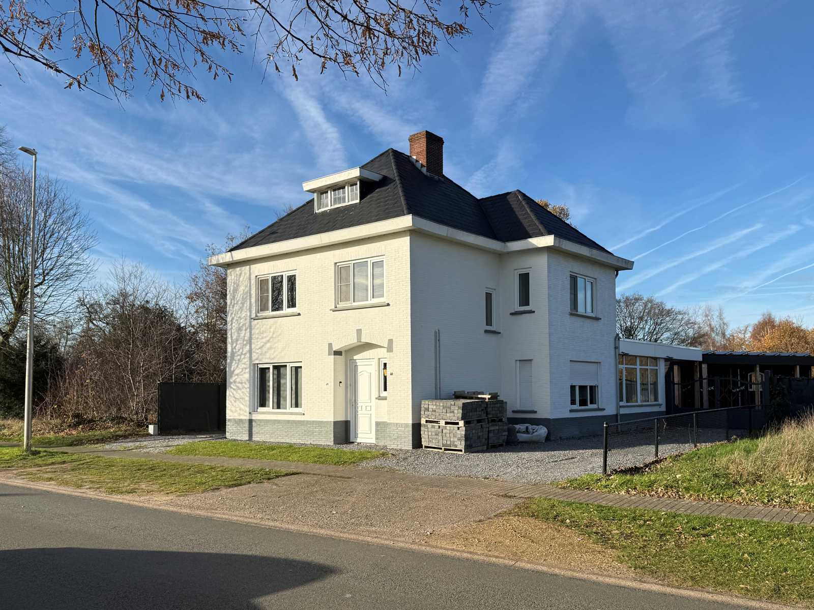 Charmante woning met 3 slaapkamers op een perceel van 8a 46ca - foto 1