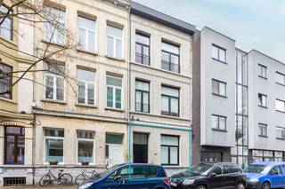 Gelegen in de Kroonstraat, tussen het bruisende Zurenborg en het gezellige Moorkensplein, bevindt zich dit trendy appartement op de...