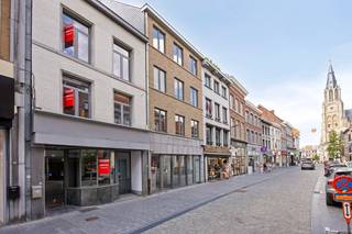 Het commerciële centrum van Sint-Truiden is duidelijk afgelijnd ; het rechte stuk van de Luikerstraat, de Grote Markt én de Groenmarkt en het...