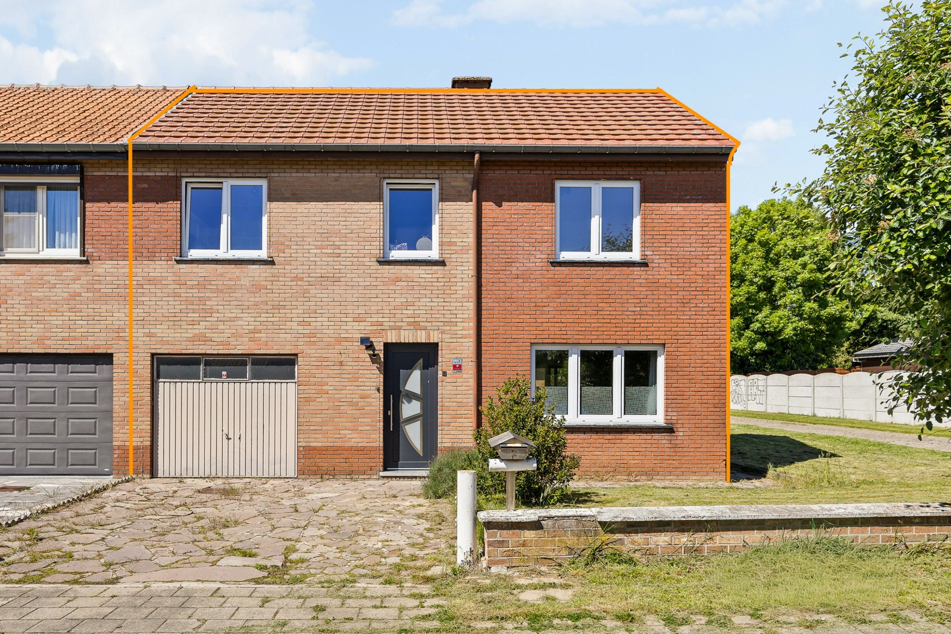 Ruime gezinswoning met 4 slaapkamers, garage en grote tuin in Gingelom - foto 1