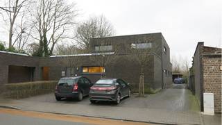 Comfortabel appartement met ruim TERRAS op een zeer goede ligging in het centrum van Eernegem, dichtbij bushalte, ** + Kwalitatieve afwerking! **...