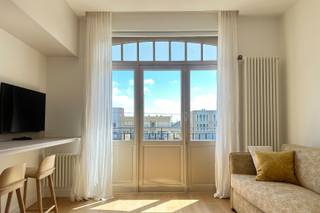 On the seafront in Wenduine, just a stone's throw from the beach, is the fully renovated studio in the rear of Villa Malvina. This charming...