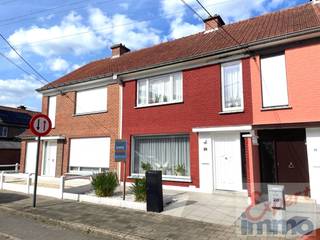 ✨Karaktervolle & Instapklare Gezinswoning met 3 Slaapkamers en Achteruitweg ✨Ben je op zoek naar een woning waar je werkelijk alleen nog maar je...