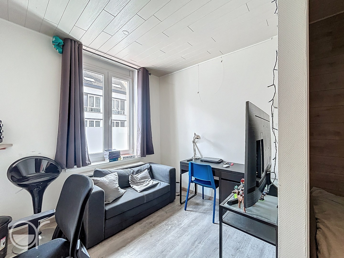 Ruime studentenflat op zeer gunstige locatie - foto 4