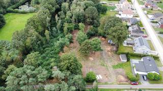 PLUSPUNTEN+ totale perceelsoppervlakte: 6469 m2+ waarvan bouwgrond: 1094 m2+ aanpalend perceel bosgrond: 5375 m2+ ruime bouwvoorschriften+ landelijke...