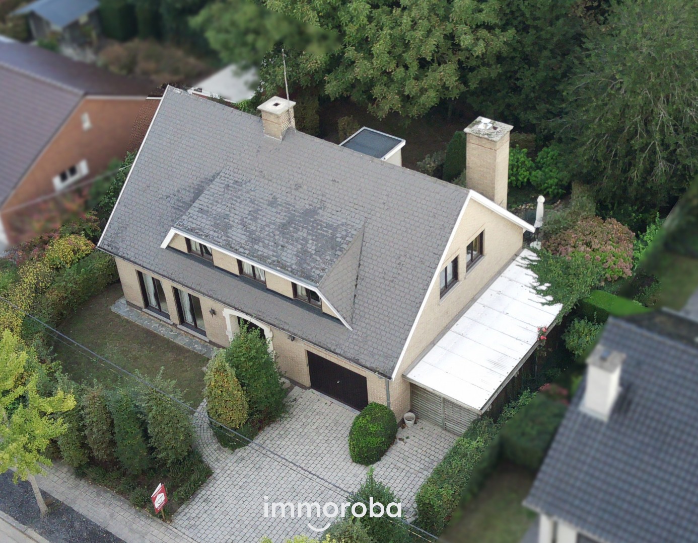 TE KOOP te Waregem: Ruime open bebouwing met 4 slaapkamers op 549m² met zeer gunstige ligging (SEV). - foto 1