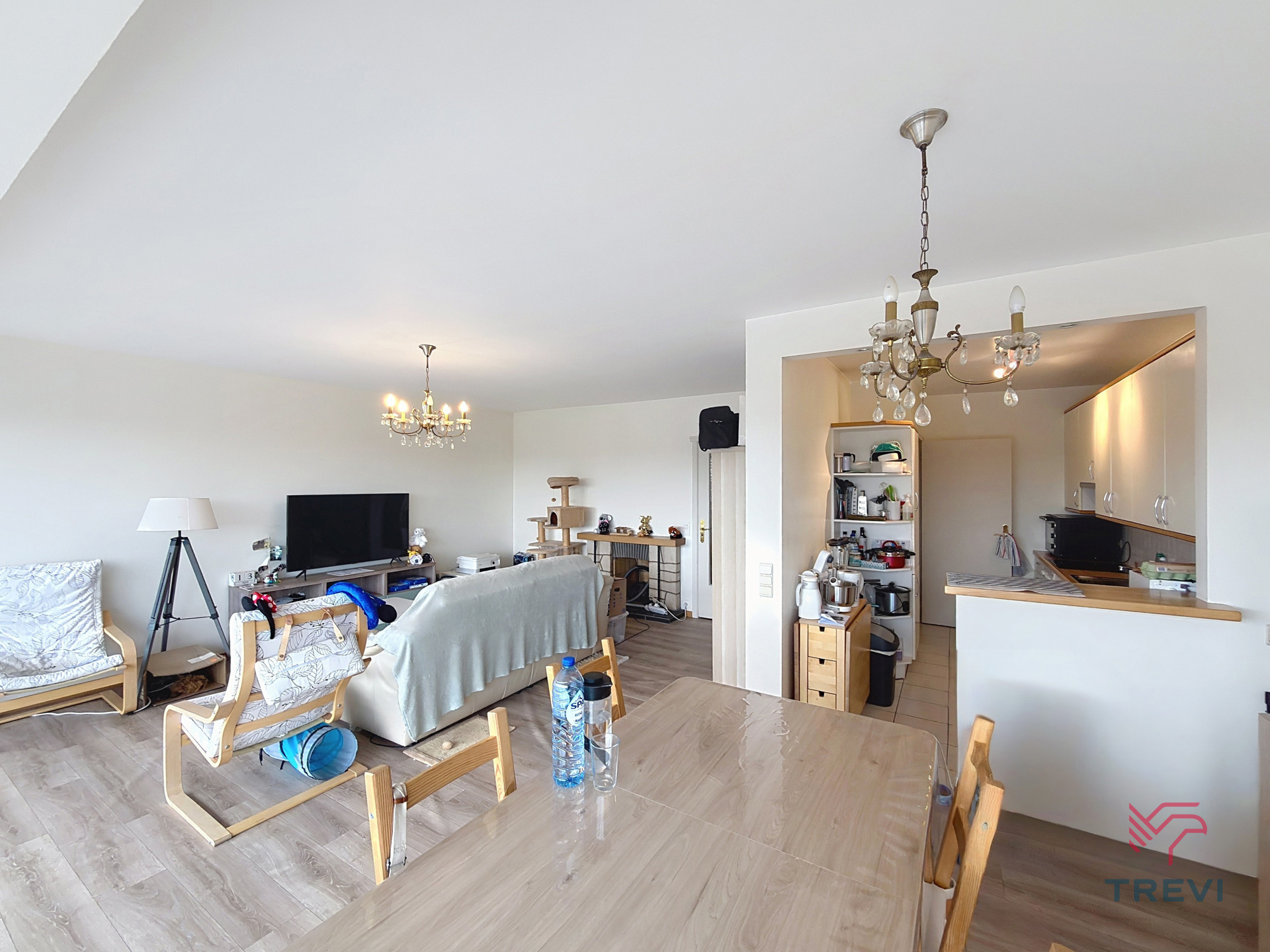 Licht appartement met 2 slaapkamers op de 10e verdieping! - foto 3