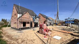 Ontdek dit prachtige pand in het pittoreske Deftinge, een unieke kans om uw droomwoning te bezitten. Deze charmante woning biedt maar liefst...