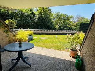 *ruime living, open geïnstalleerde keuken,hall met vestiaire,1 ruime slaapkamer,afzonderlijke wc,badkamer met douche*volwaardige zonnige terras en...