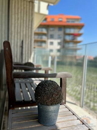 Geniet van rust, ruimte en natuur in dit goed onderhouden appartement, ideaal gelegen in de Residentie Nereïden te Nieuwpoort-Bad. Met een...