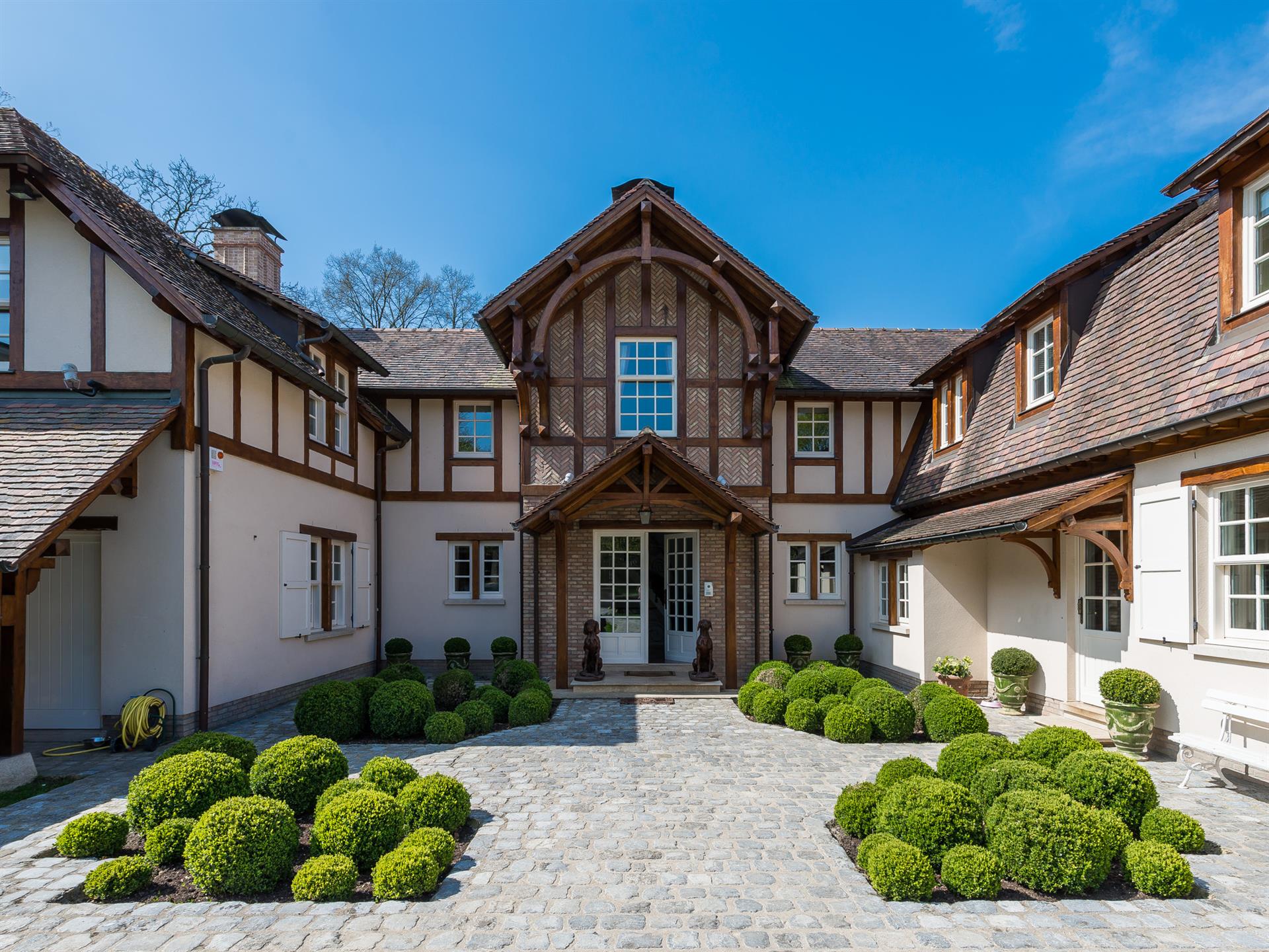 Maison à louer à Uccle avec 7 chambres - photo 2