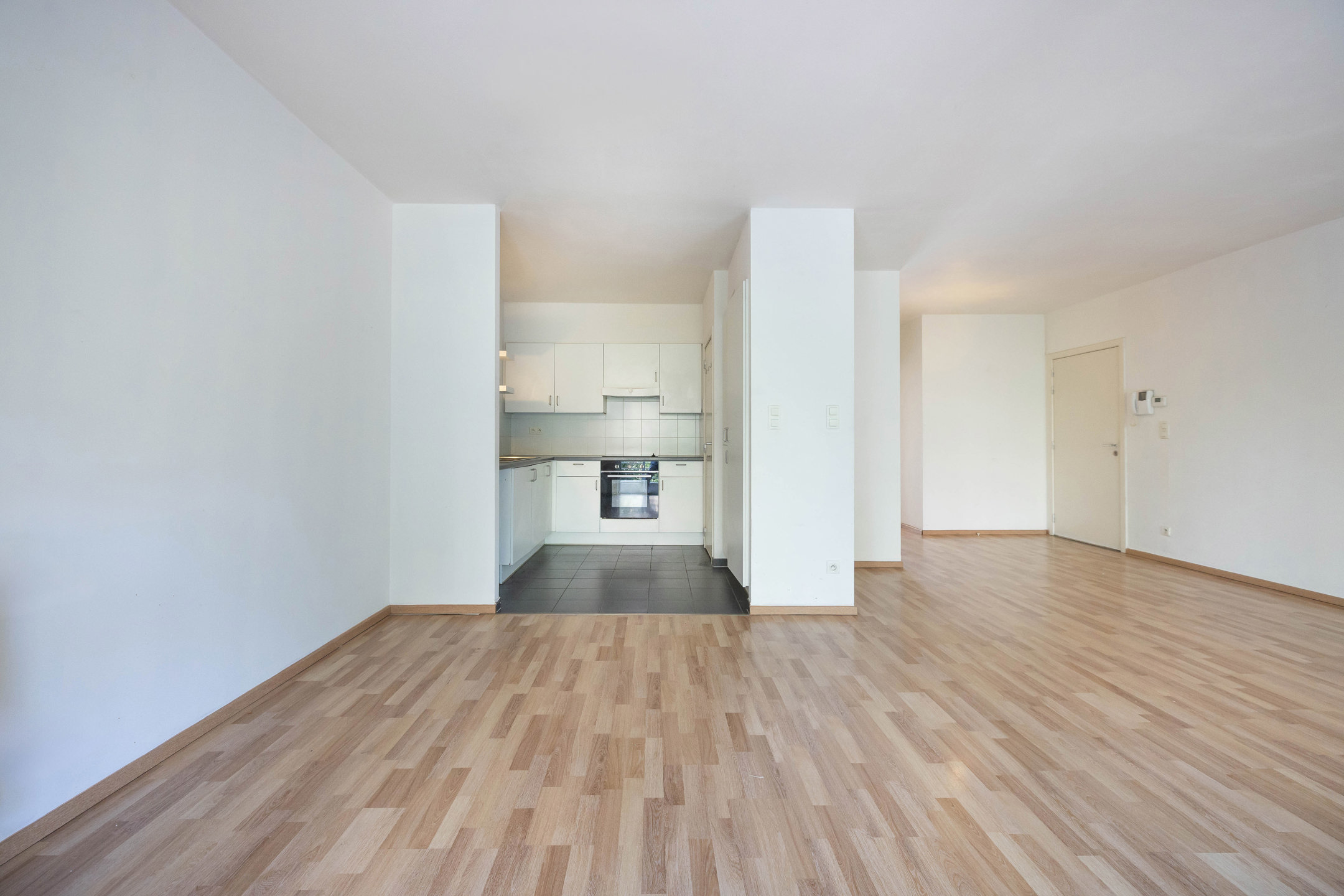 Appartement met 2 slaapkamers + kantoor met terras en P - foto 2