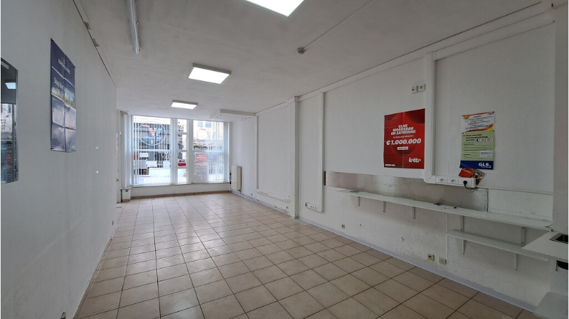 Instapklare Winkelruimte op commerciële ligging te huur in centrrum Brugge - foto 2