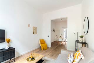 Gelegen in de Kroonstraat, tussen het bruisende Zurenborg en het gezellige Moorkensplein, bevindt zich dit trendy appartement op de...