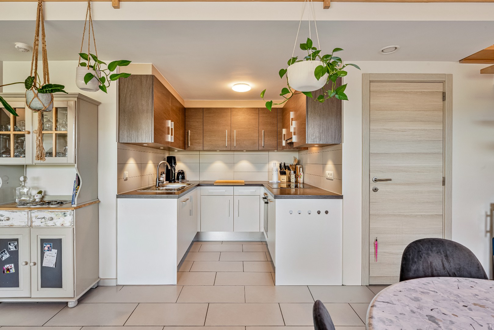 Knap recent appartement in kleine residentie - foto 4