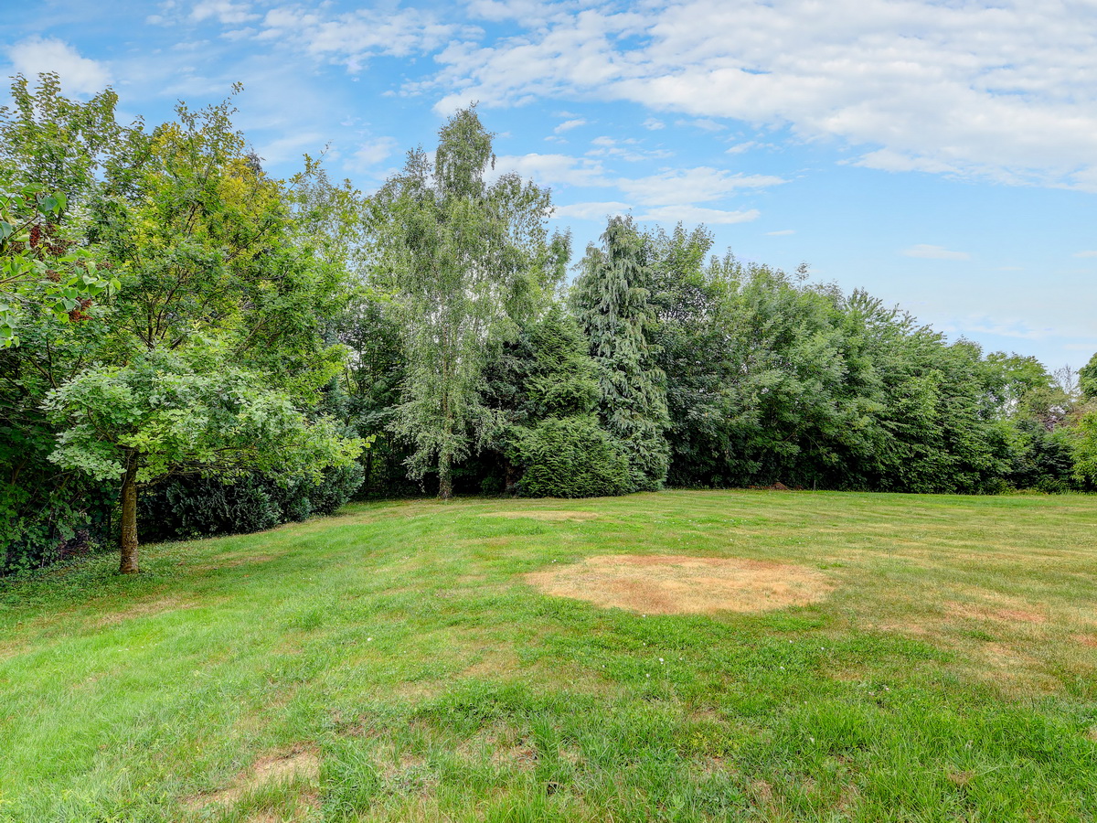 Centraal gelegen bouwgrond van 10a49ca! - foto 4