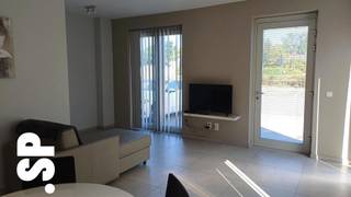 Centraal gelegen in Wommelgem bevindt zich dit volledig gemeubelde en instapklare 1-slaapkamerappartement (eventueel toegankelijk voor rolstoel). Dankzij de centrale ligging geniet u van een vlotte bereikbaarheid en bevinden winkels, openbaar vervoer en andere voorzieningen zich op wandelafstand.<br /><br />Het appartement is volledig ingericht en voorzien van alle nodige meubels en huisraad. U hoeft enkel uw persoonlijke spullen mee te brengen.<br />Het appartement bestaat uit leefruimte, ingerichte keuken, slaapkamer en badkamer.<br /><br />Vaste forfaitaire kosten: € 280/maand, zijnde elec, gas, water, internet <br />Domicilie is niet mogelijk.<br /><br />Voor bijkomende inlichtingen of een bezoek ter plaatse kan u ons contacteren op het nummer 014/51.95.00.