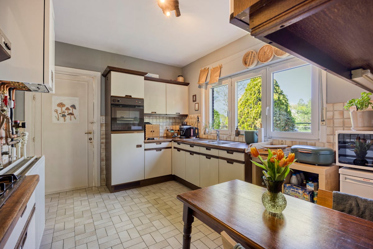 Halfopen huis met 3 slaapkamers en zonnige tuin in Hasselt. - foto 5