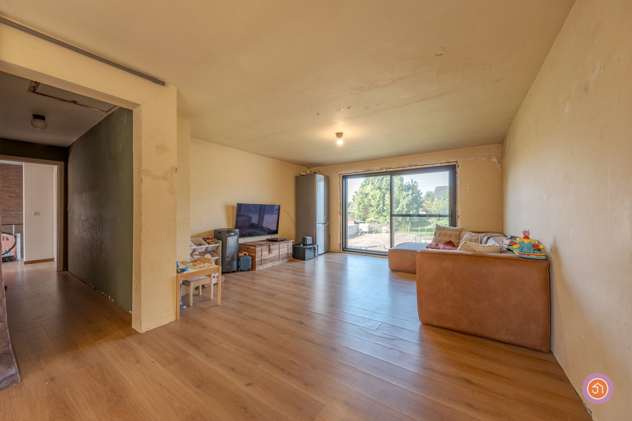 Ruime woning met zeer veel potentieel - foto 3