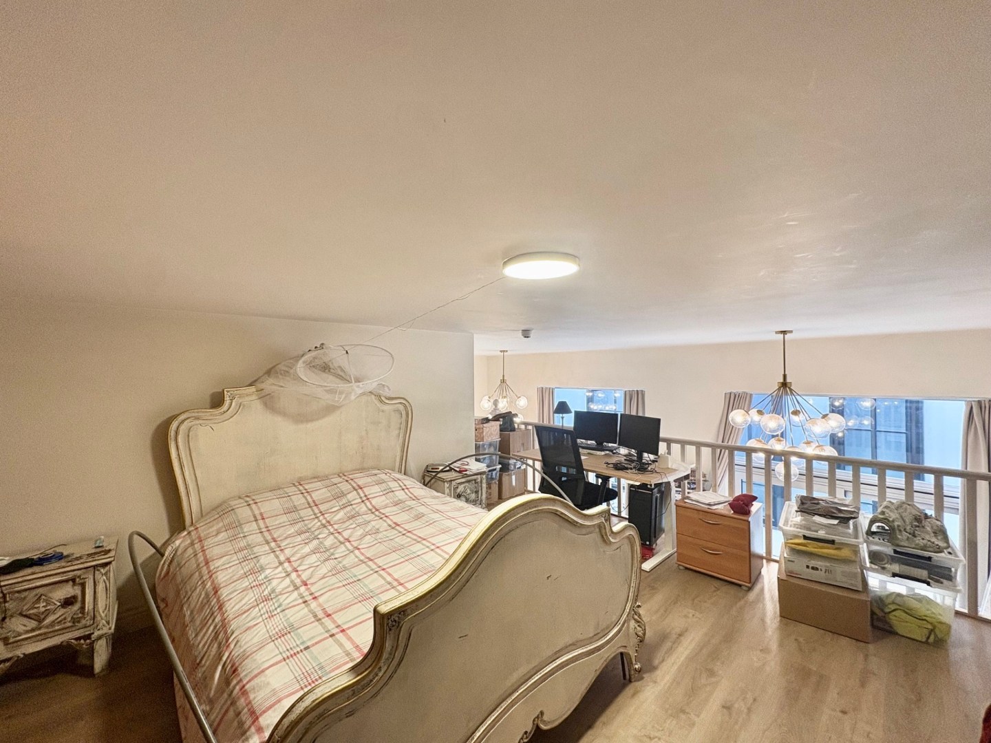 Sfeervol en ruim gelijkvloers 2-slaapkamerappartement met mezzanine - foto 4