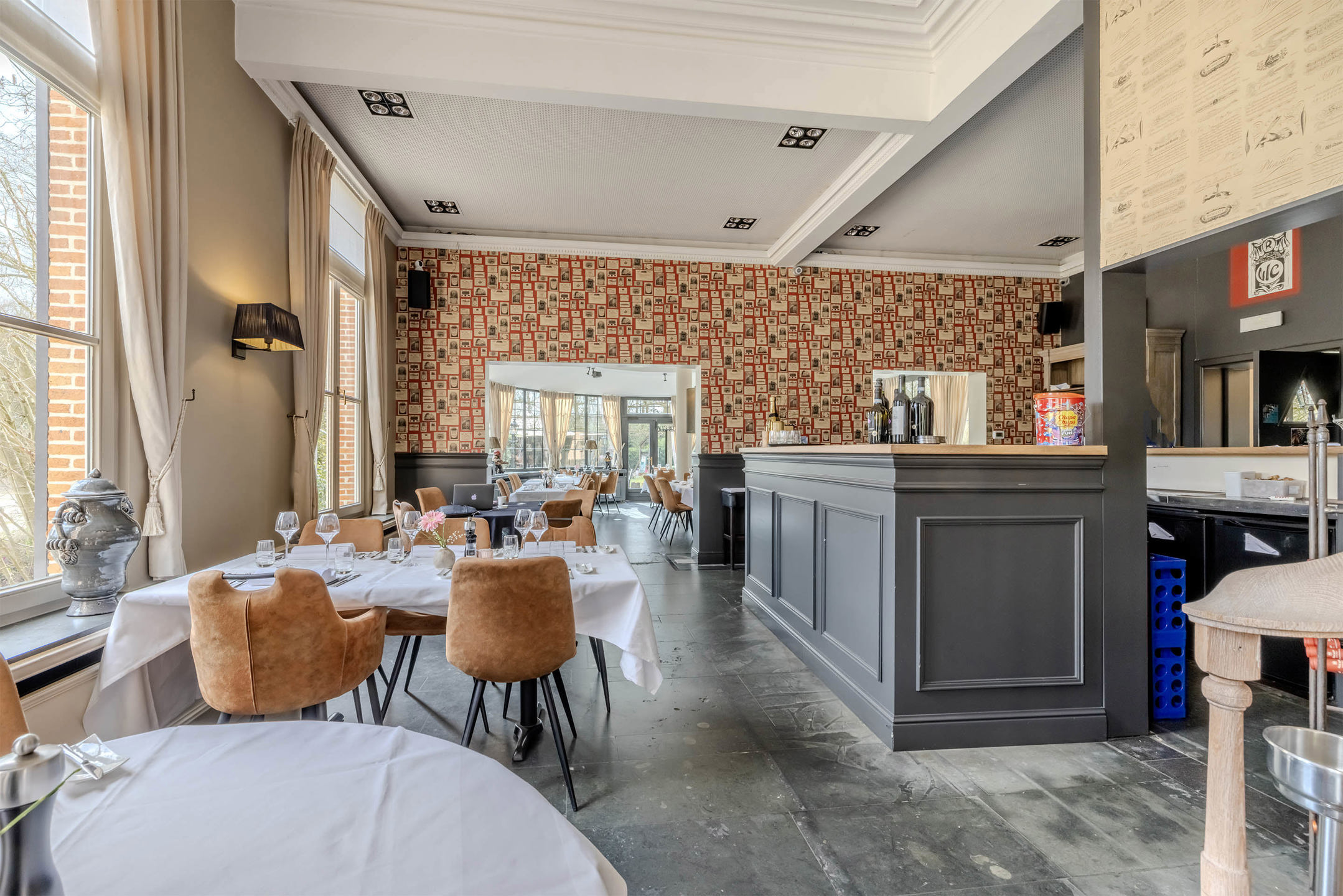 Uniek handelshuis met woonst, buitenbar en beachbar! - foto 3