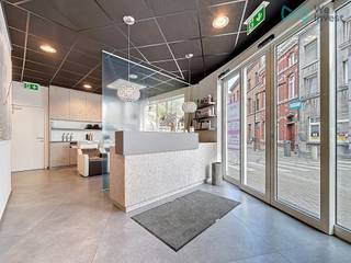 We Invest vous propose cette surface commerciale située en plein coeur du centre ville de Braine-le-Comte, au croisement entre la rue commerçante...