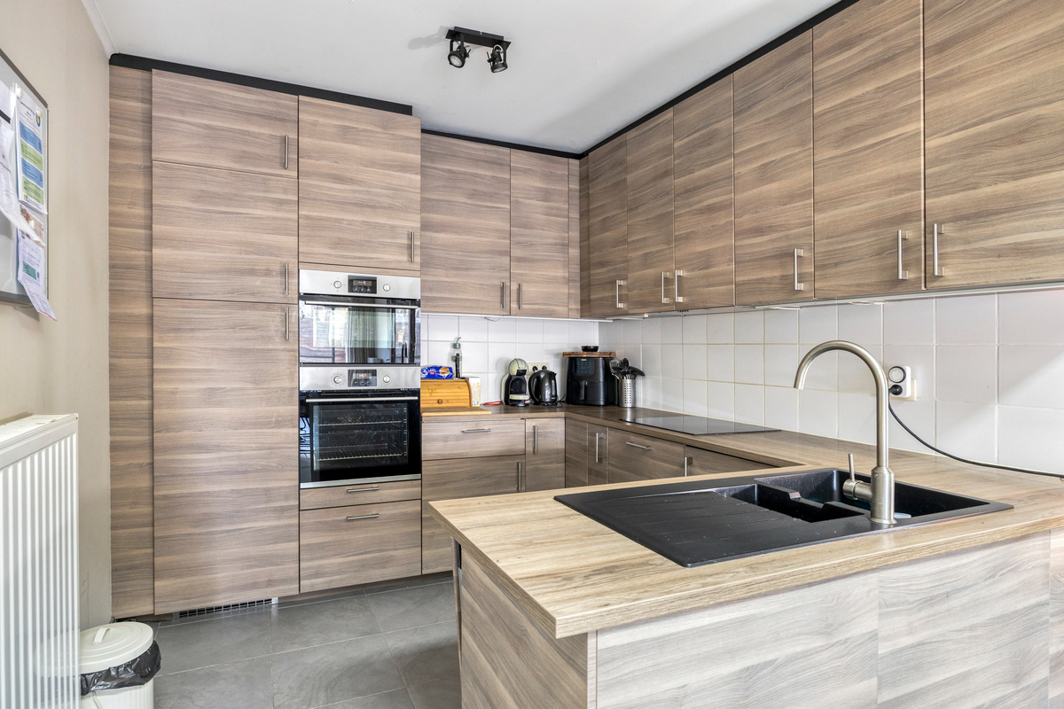 Volledig gerenoveerde woning met garage - foto 4