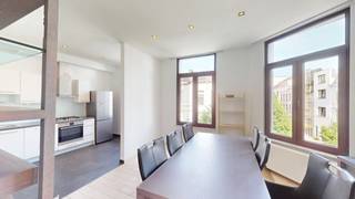 Zonnig appartement op het ZuidHet appartement met één slaapkamer ligt op de tweede verdieping van een kleinschalig gebouw.In de leefruimte met...