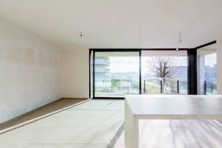 In het hart van De Zaat in Temse vinden we dit schitterende hoekappartement terug, gelegen op de eerste verdieping van de gloednieuwe...