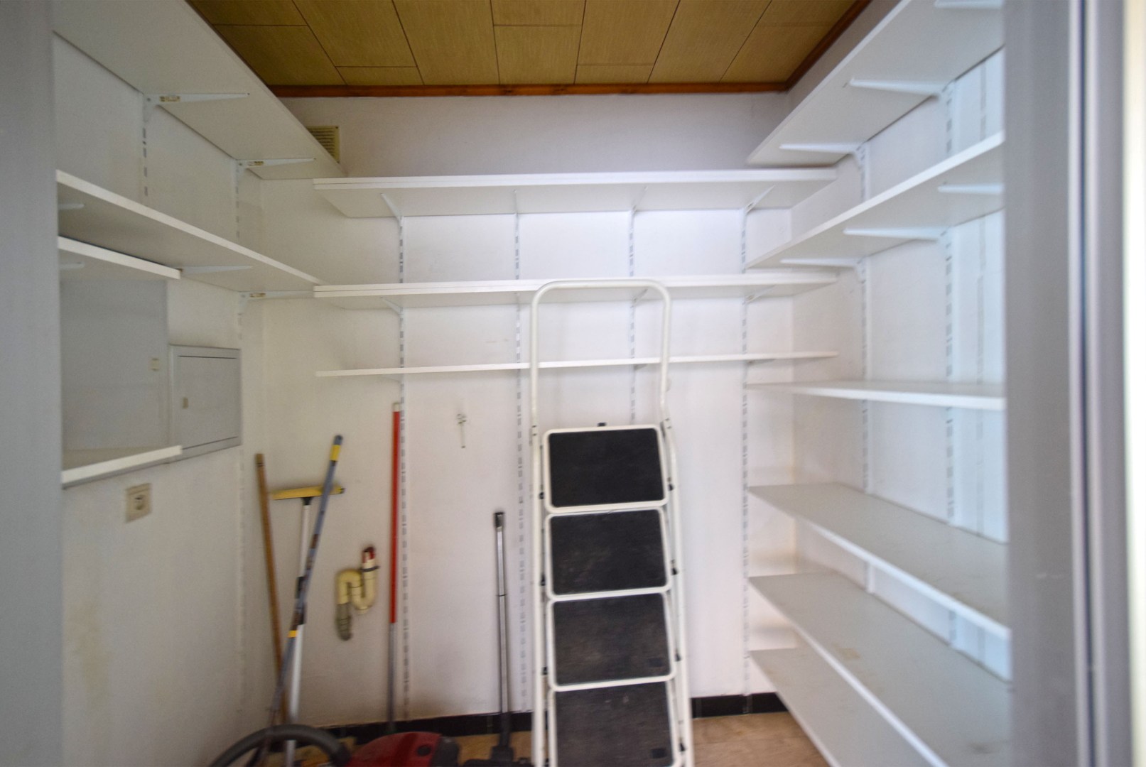 GELIJKVLOERS APPARTEMENT MET 2 SLAAPKAMERS - foto 5