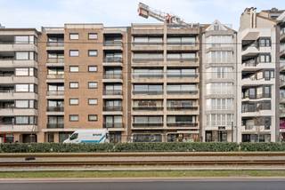 Volledig vernieuwd en ingericht handelspand ingericht voor een horecazaak. Goed gelegen op de boulevard van Heist, vlakbij de vernieuwde site rond...