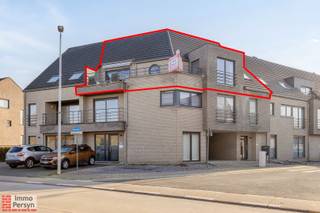 Ben je op zoek naar een gezellig en praktisch ingedeeld appartement waar je zo in kan, met lift en garage? Dan is dit charmante appartement op de...