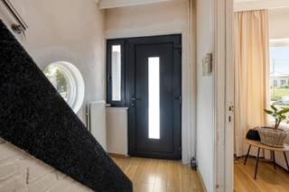 Te Koop – Woning met Potentieel in Lanaken📍 2E Carabinierslaan 105, Lanaken🛠️ Bouwjaar: 1948 Op zoek naar een woning met een solide basis én ruimte...