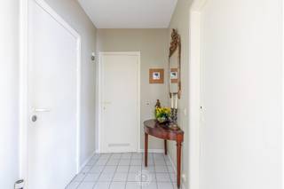 Op een uiterst centrale ligging aan het geliefde Hendrik Heymanplein bevindt zich dit verzorgd appartement met drie slaapkamers. Dankzij...