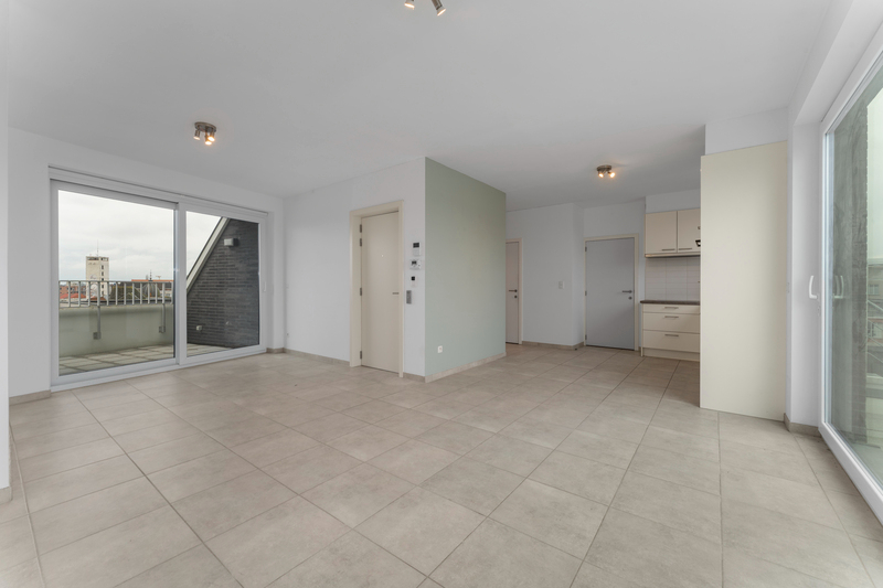 Roeselare nabij centrum – Stijlvol nieuw dakappartement in hartje stad met twee slpks en twee terrassen - foto 4