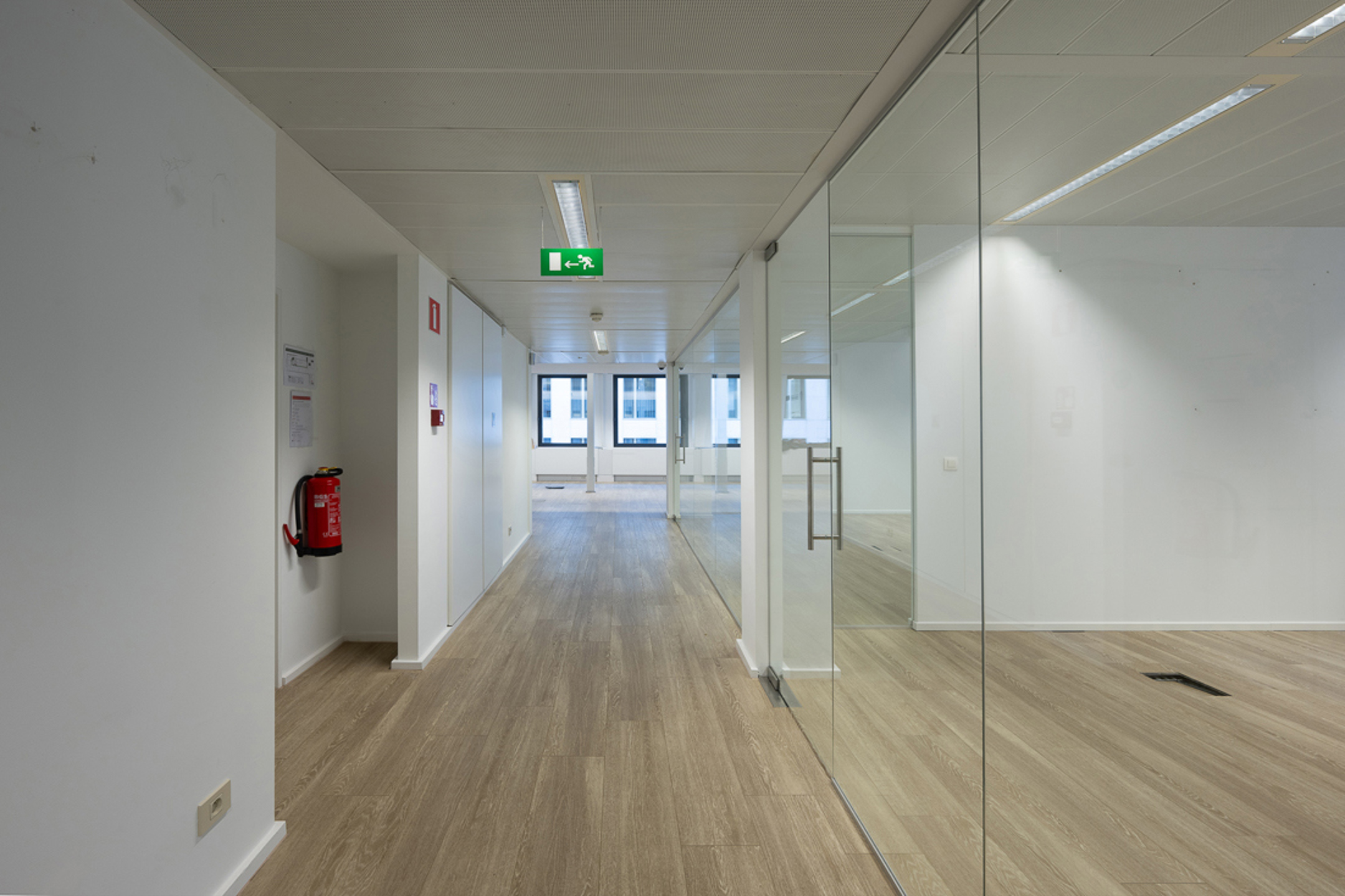 Commercial for rent in Etterbeek - photo 5