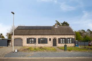 Op zoek naar een instapklare woning met veel ruimte én moderne energievoorzieningen? Deze verrassend ruime woning in Bolderberg biedt 226...