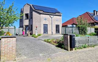 Op zoek naar ruimte, comfort én energiezuinig wonen? Deze prachtige open bebouwing in Aalst-Nieuwerkerken heeft het allemaal. Gelegen op een...